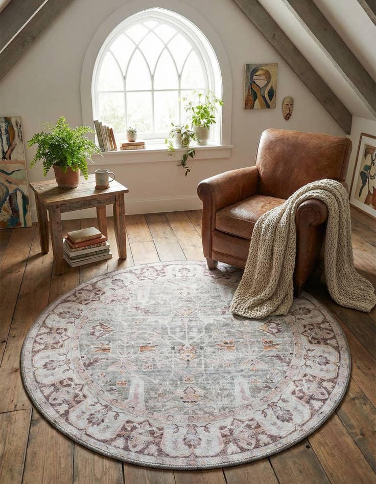 Detail image of 4' x 4' Yara Round Rug