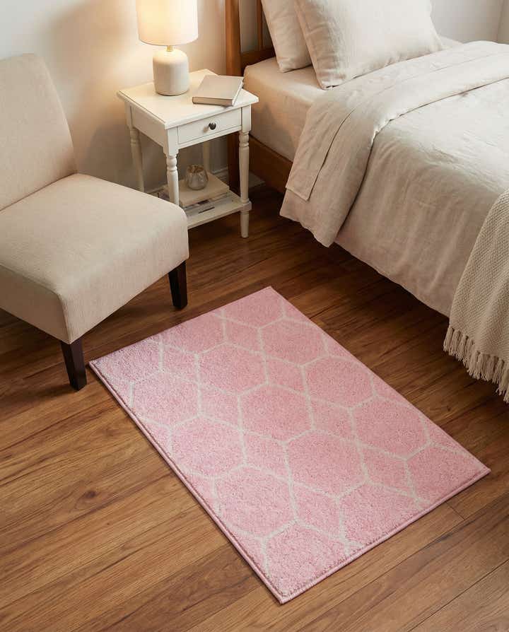 2' x 3' Lattice Frieze Rug