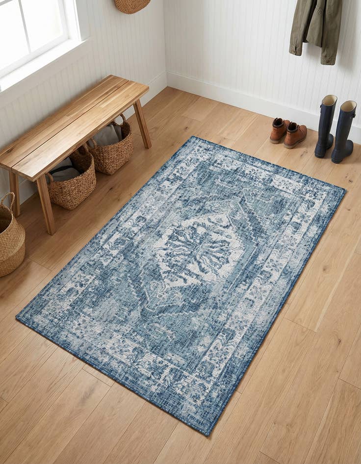 Detail image of 3' x 5' 3 Easy-Clean Traditional Indoor / Outdoor Rug