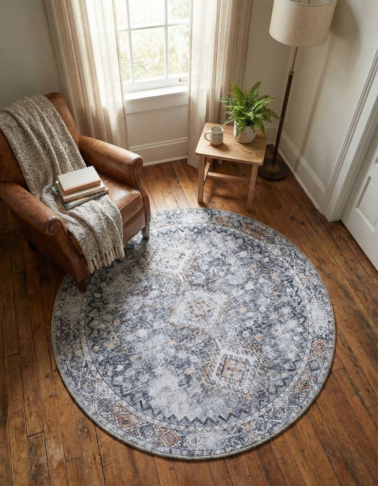 Detail image of 4' x 4' Yara Round Rug