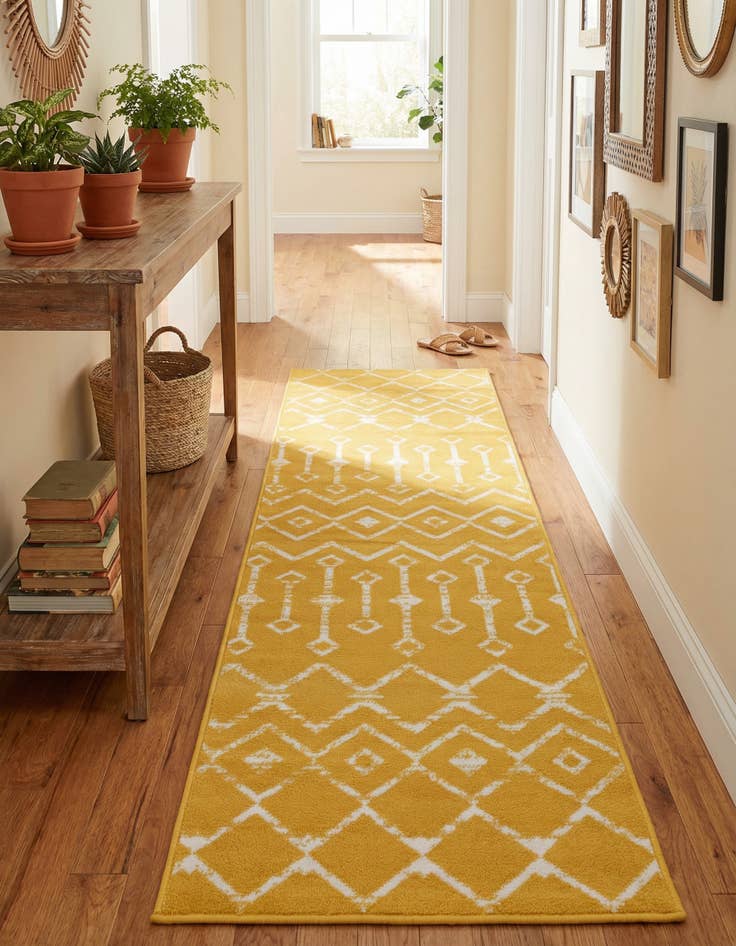 Detail image of 2' x 6' 7 Kasbah Trellis Runner Rug