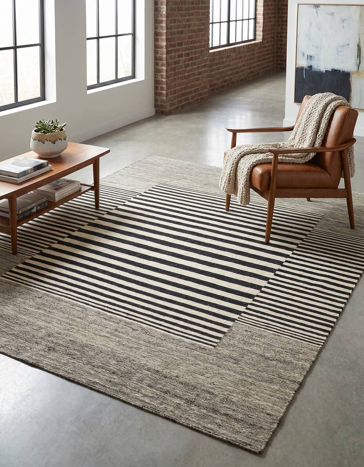 Detail image of 6' x 7' 6 Hand Woven Kilim Modern Wool Square Rug