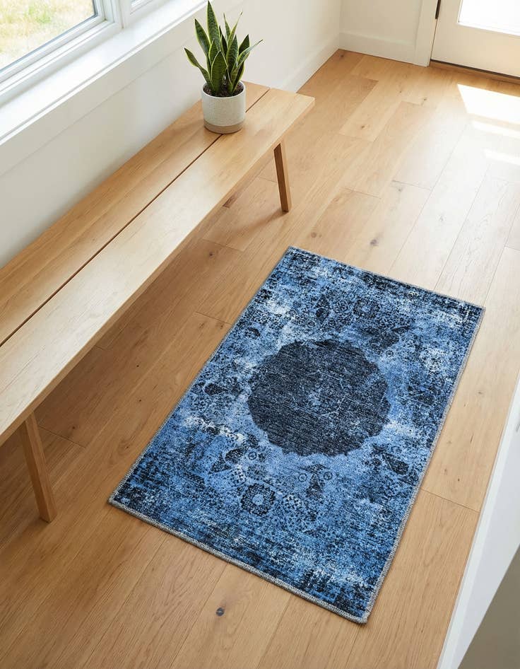 Detail image of 2' x 3' Washable Yara Rug