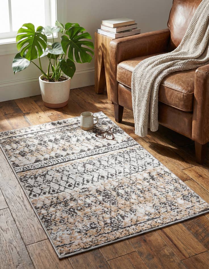 Detail image of 2' 2 x 3' Leipzig Rug