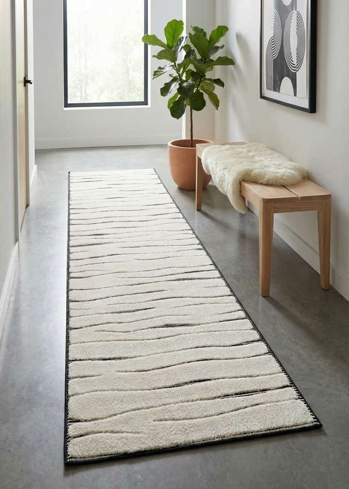 2' 7 x 10' Prismatic Runner Rug