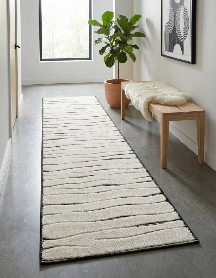 Detail image of 2' 7 x 10' Prismatic Runner Rug