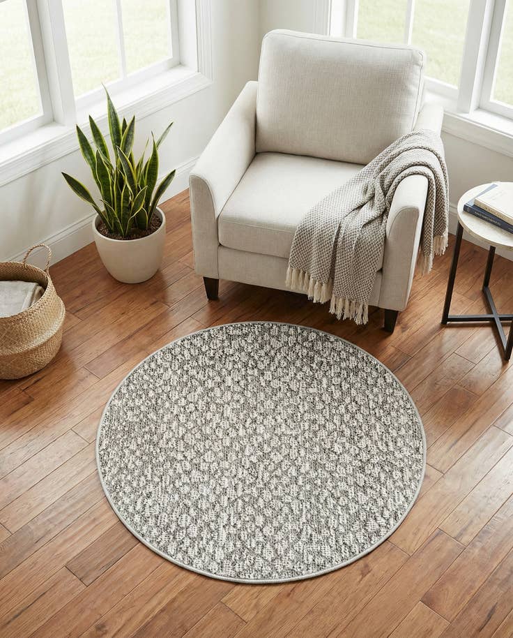 Detail image of 3' 1 x 3' 1 Easy-Clean Safari Indoor / Outdoor Round Rug