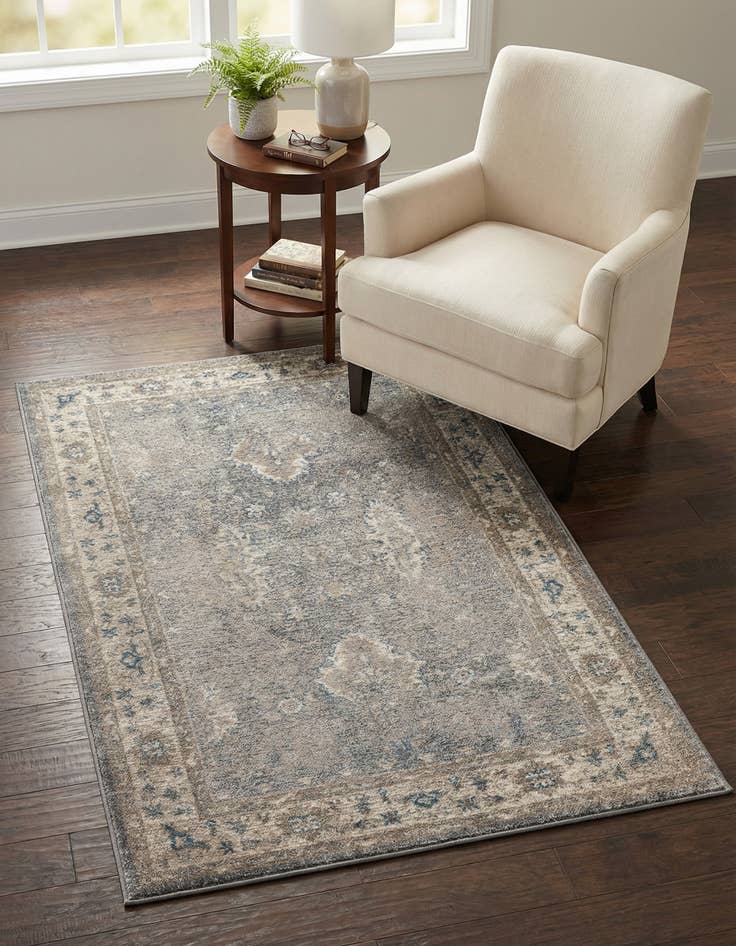 Detail image of 3' 3 x 5' 3 Viola Rug