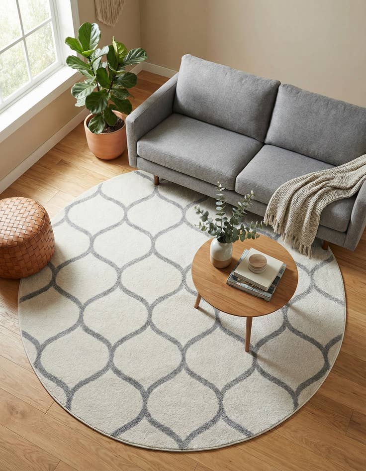 Detail image of 6' x 6' Lattice Frieze Round Rug