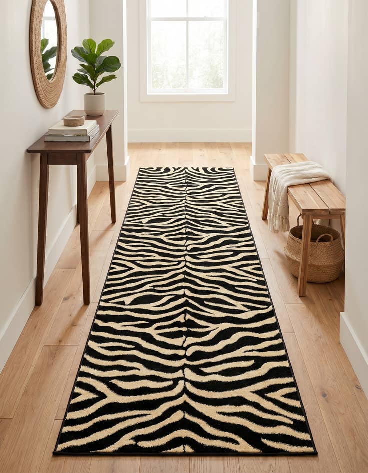 Detail image of 2' 7 x 10' Safari Runner Rug