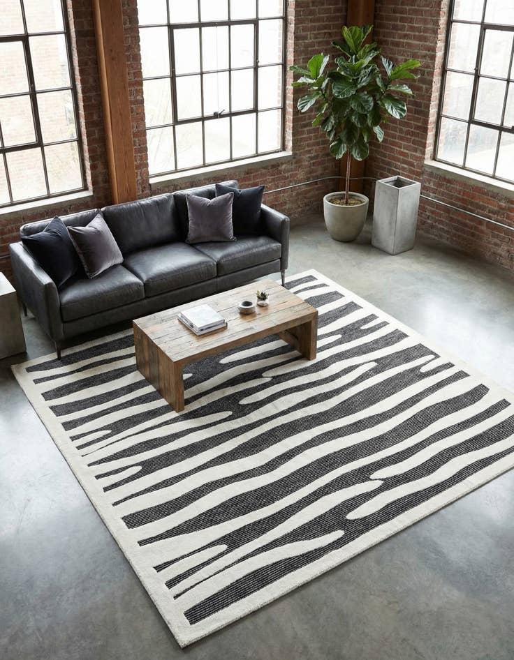 Detail image of 10' x 10' Prismatic Square Rug