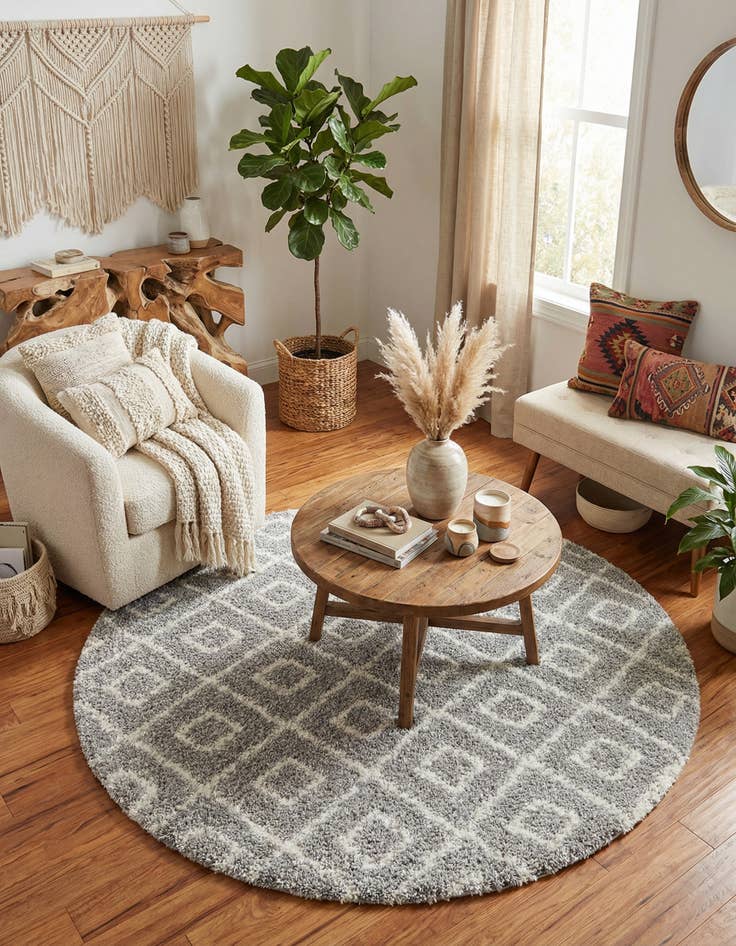 Detail image of 7' 10 x 7' 10 Trellis Shag Round Rug