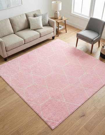 7' x 7' Lattice Frieze Square Rug