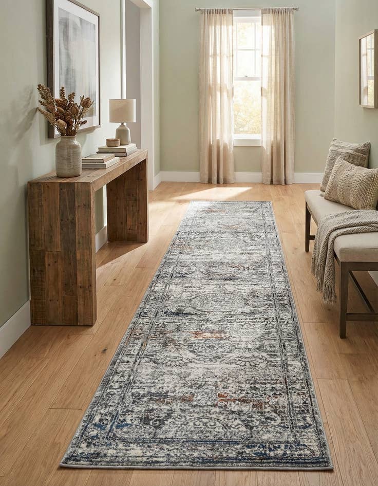 Detail image of 2' x 9' 10 Finsbury Runner Rug