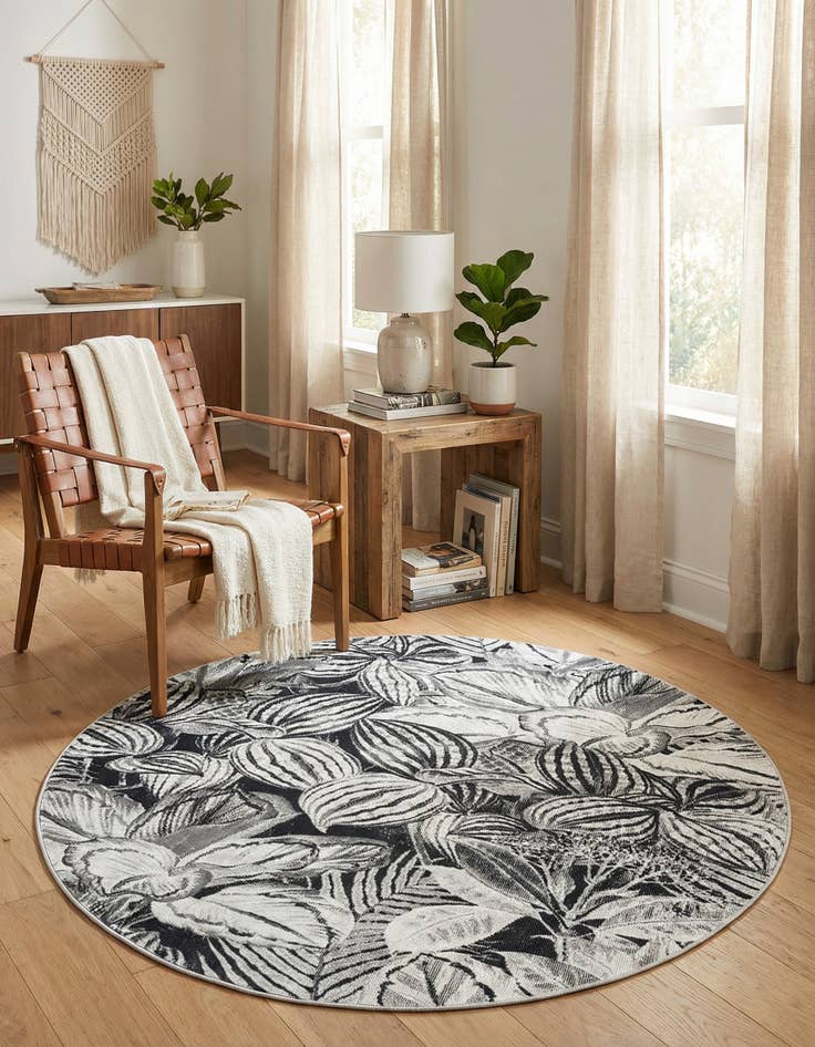 Detail image of 5' 3 x 5' 3 Blossom Round Rug