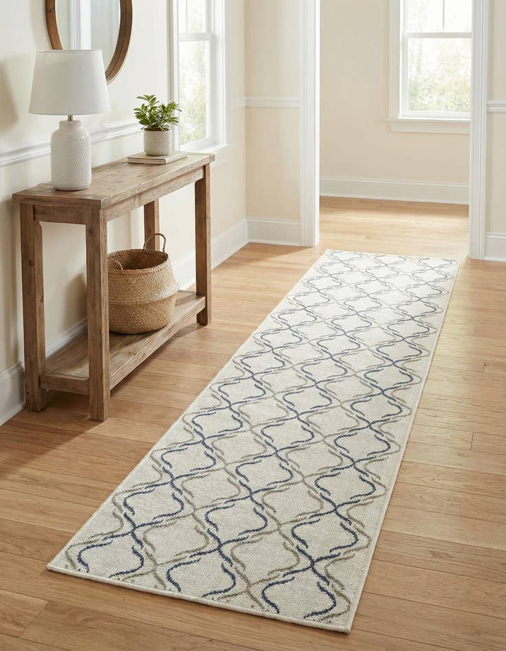 Detail image of 2' x 8' Washable Lattice Indoor / Outdoor Runner Rug