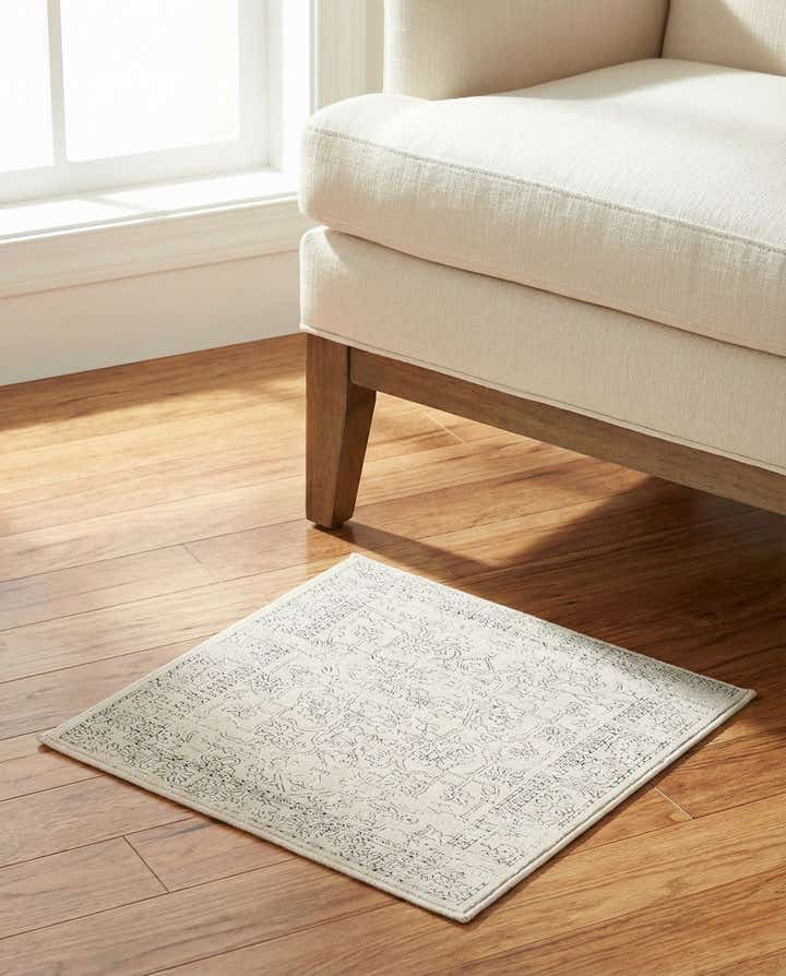 1' 4 x 1' 4 Isabella Sample Rug
