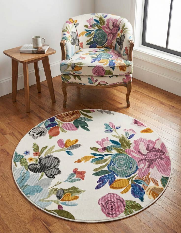 Detail image of 3' 3 x 3' 3 Blossom Round Rug