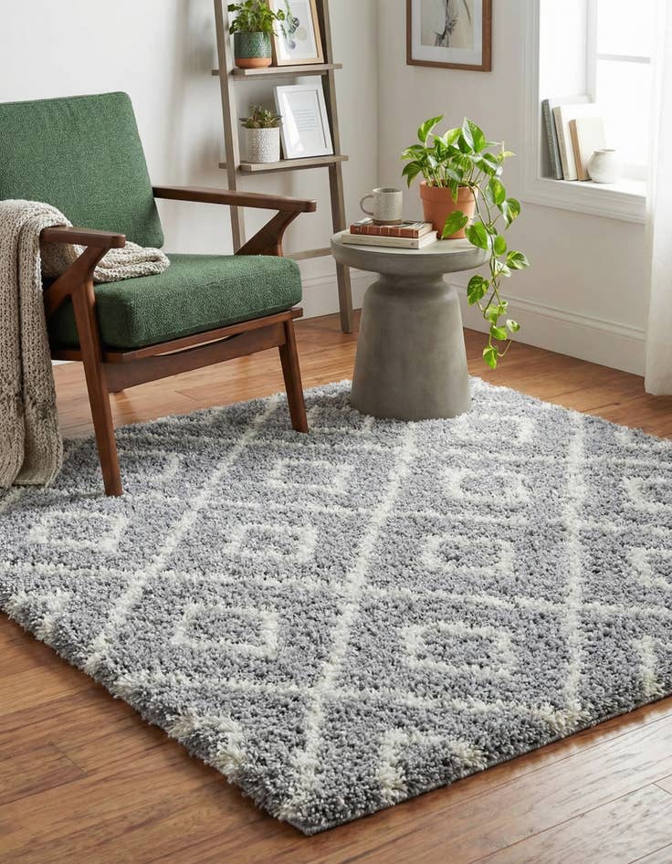 Detail image of 5' 3 x 5' 3 Trellis Shag Square Rug