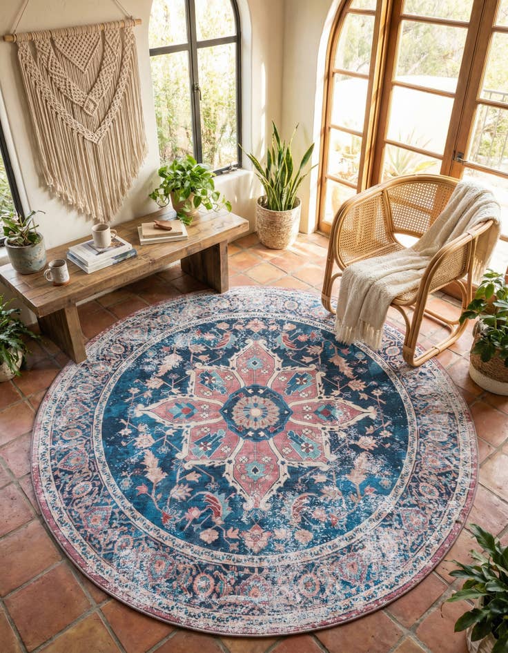 Detail image of 7' 10 x 7' 10  Washable Yara Round Rug