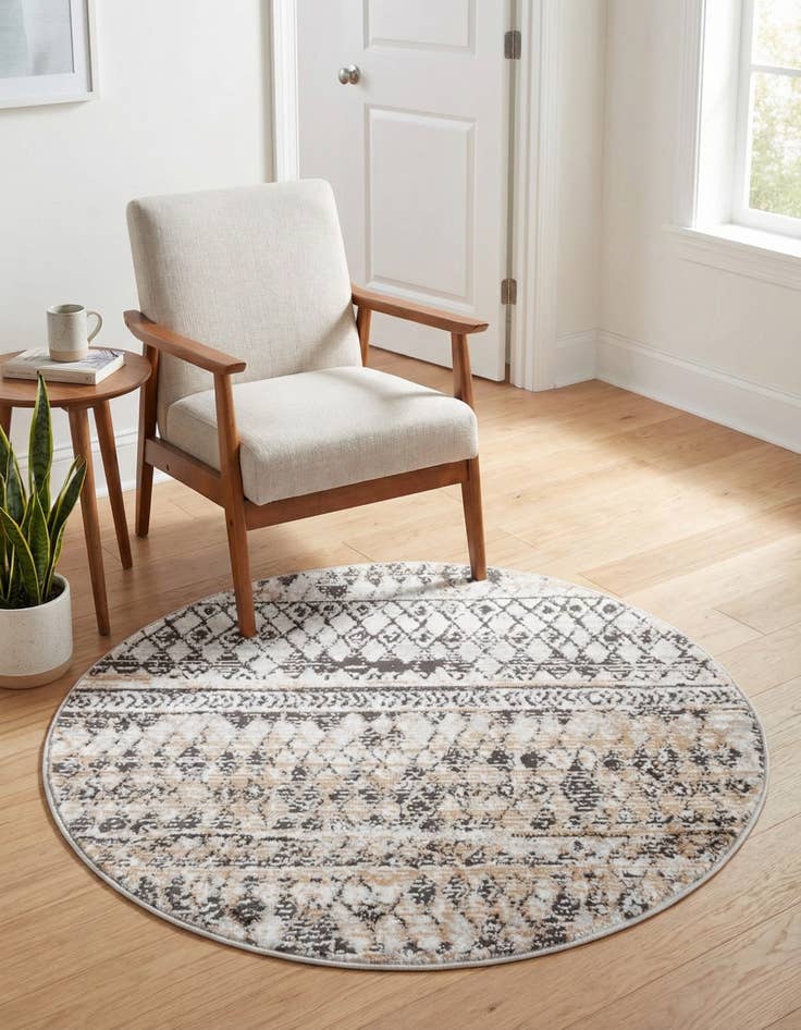 Detail image of 3' 3 x 3' 3 Leipzig Round Rug