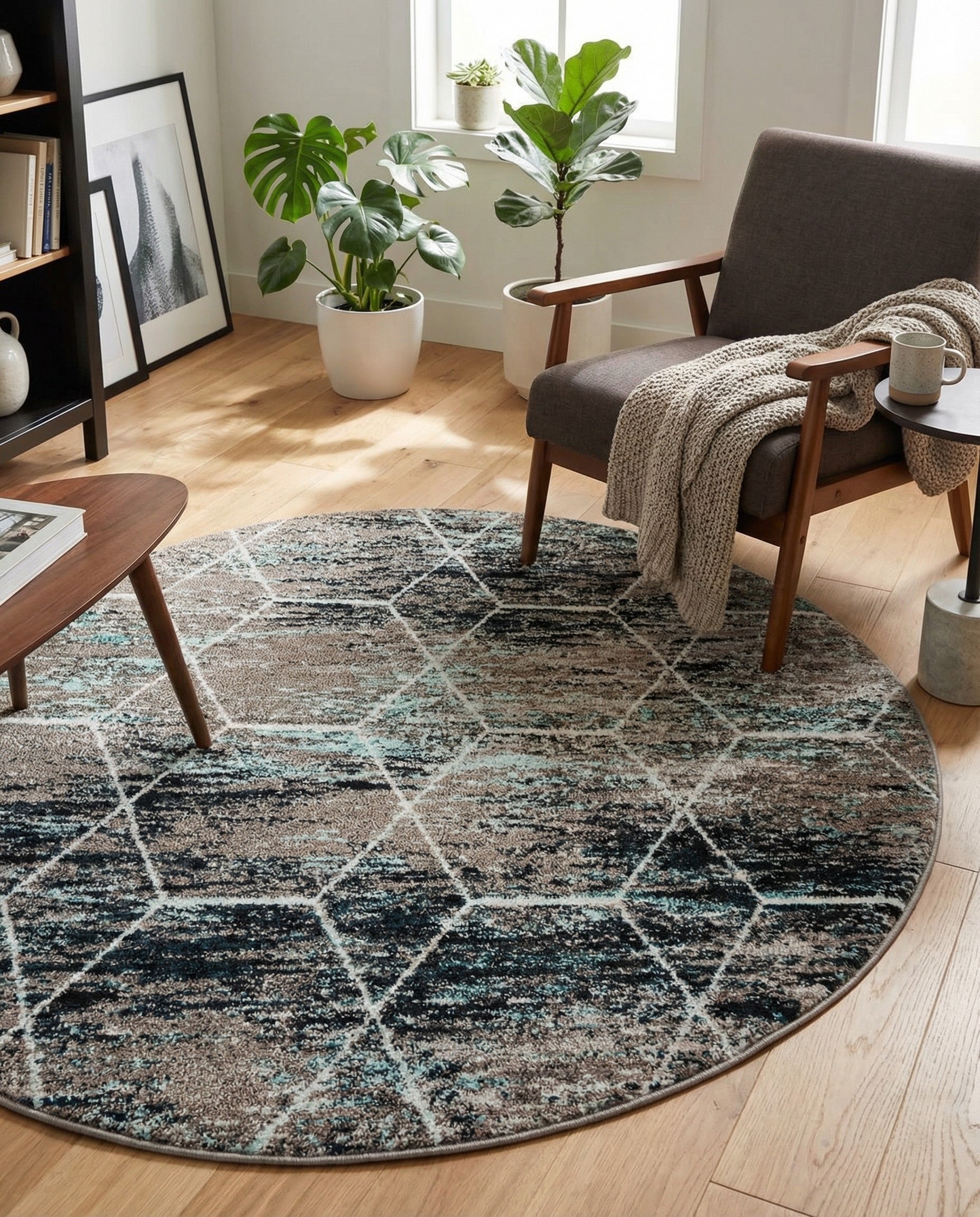 5' 3 x 5' 3 Trellis Frieze Round Rug