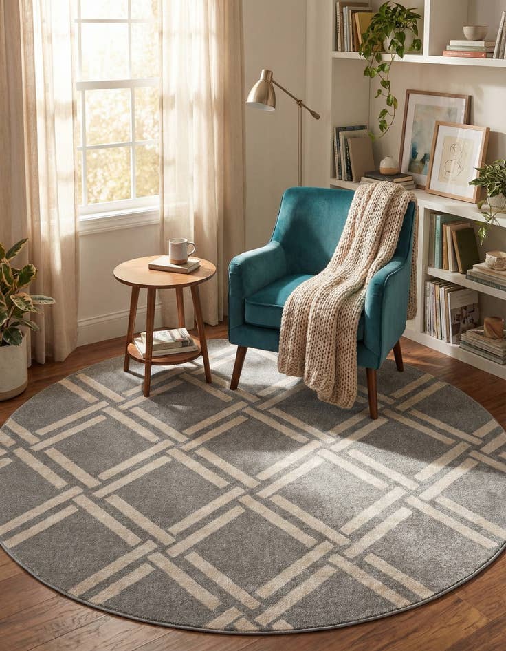 Detail image of 8' x 8' Lattice Round Rug