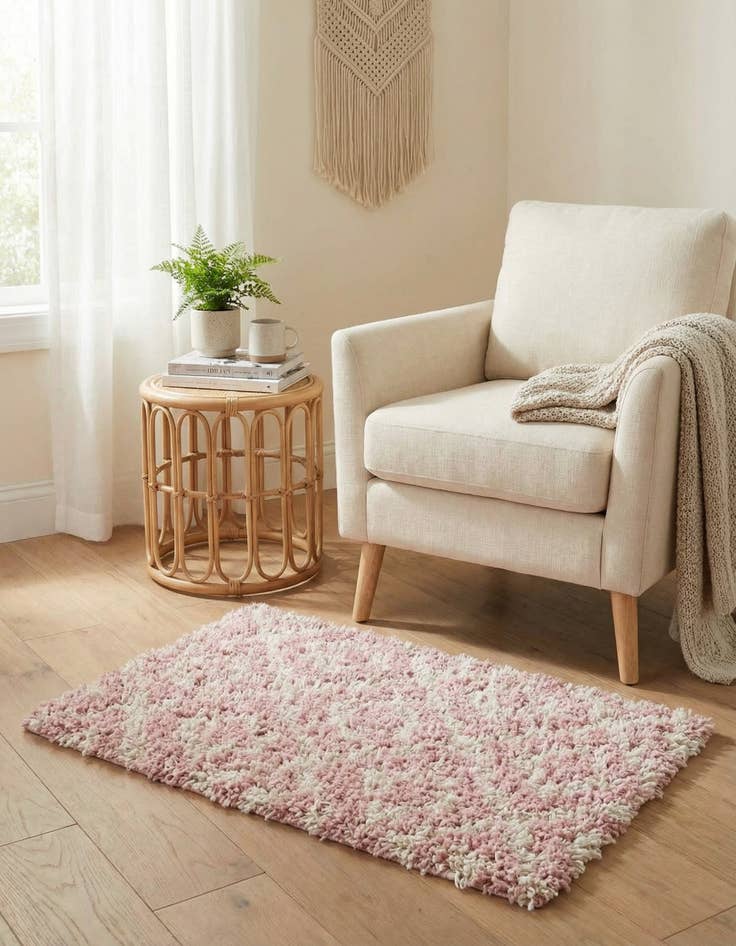 Detail image of 2' x 3' Trellis Shag Rug