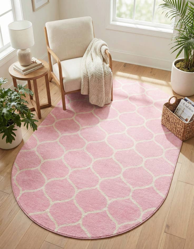 Detail image of 7' 10 x 10' Trellis Frieze Oval Rug