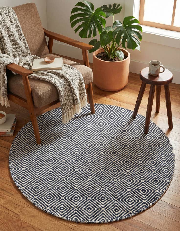 Detail image of 3' 1 x 3' 1  Hand Woven Geo Trellis Flatweave Round Rug