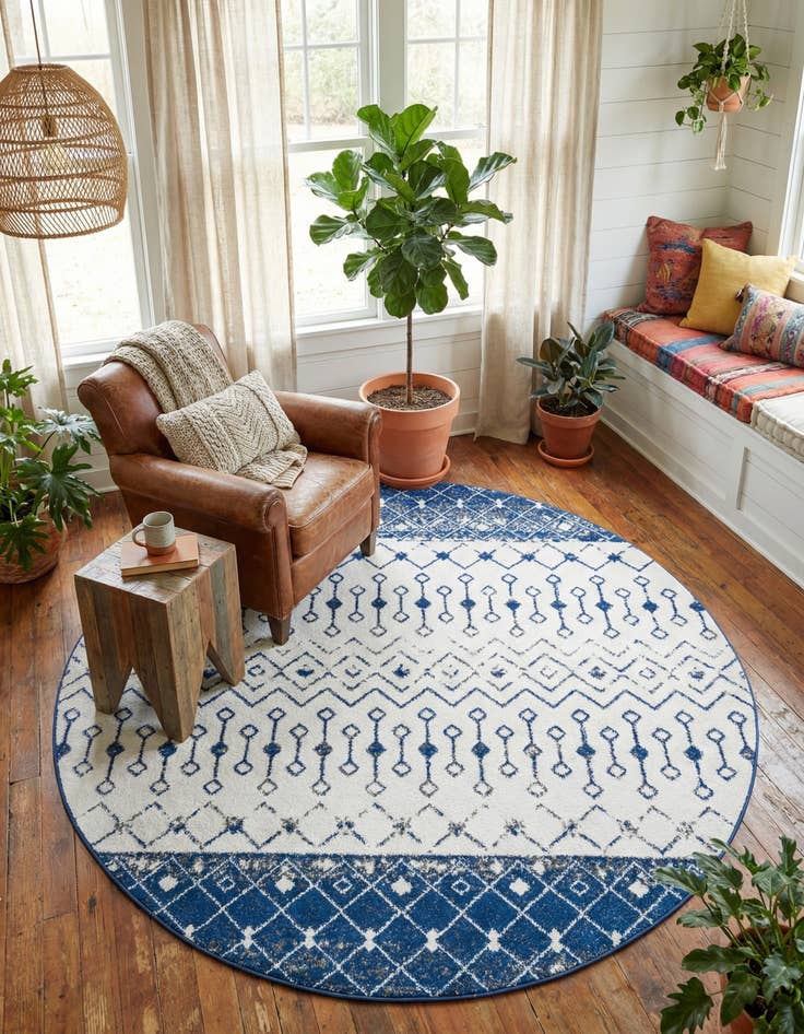 Detail image of 7' 10 x 7' 10 Moroccan Trellis Round Rug