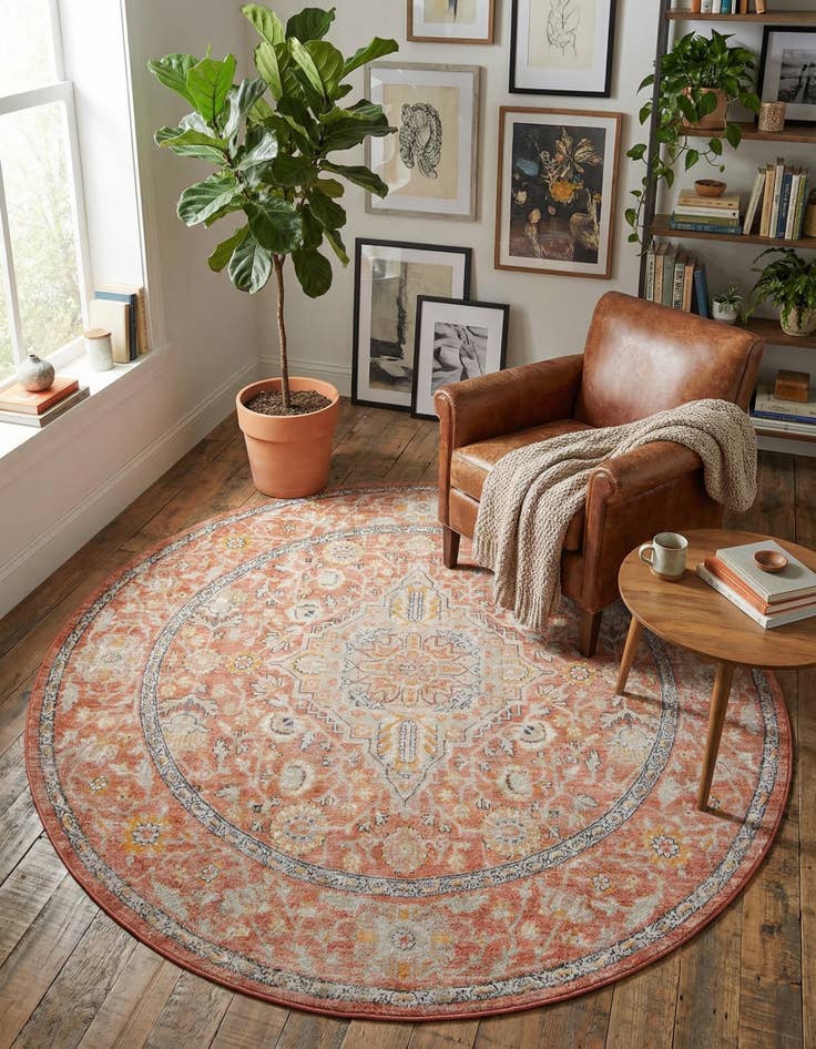 Detail image of 7' 10 x 7' 10 Lola Round Rug