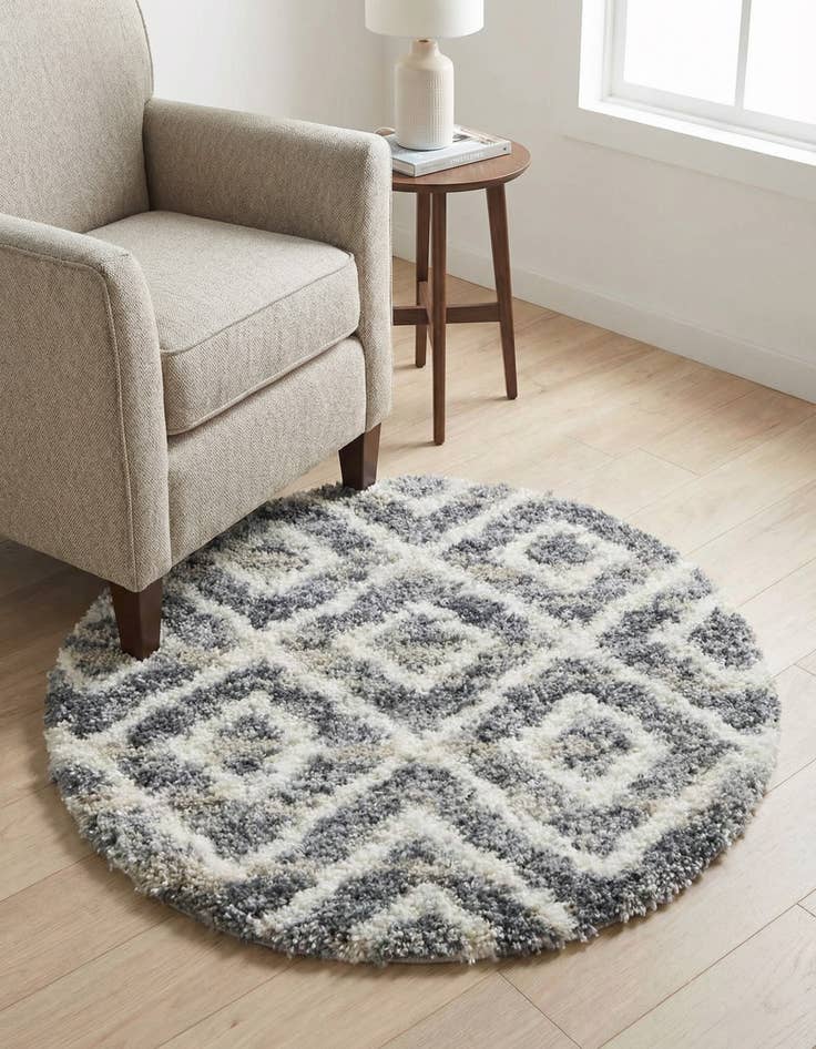 Detail image of 3' 3 x 3' 3 Athena Shag Round Rug