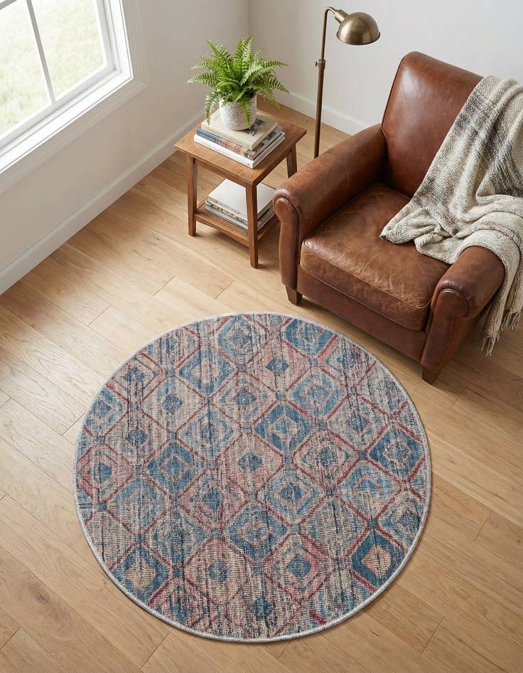 Detail image of 3' 3 x 3' 3 Washable Sisu Round Rug