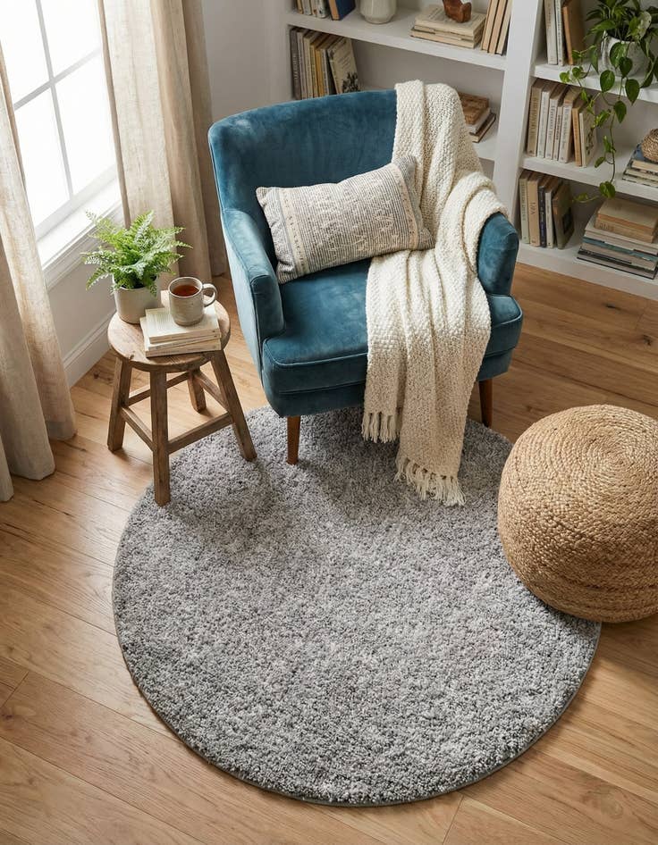 Detail image of 3' 3 x 3' 3 Jill Zarin Shaggy Chic Round Rug