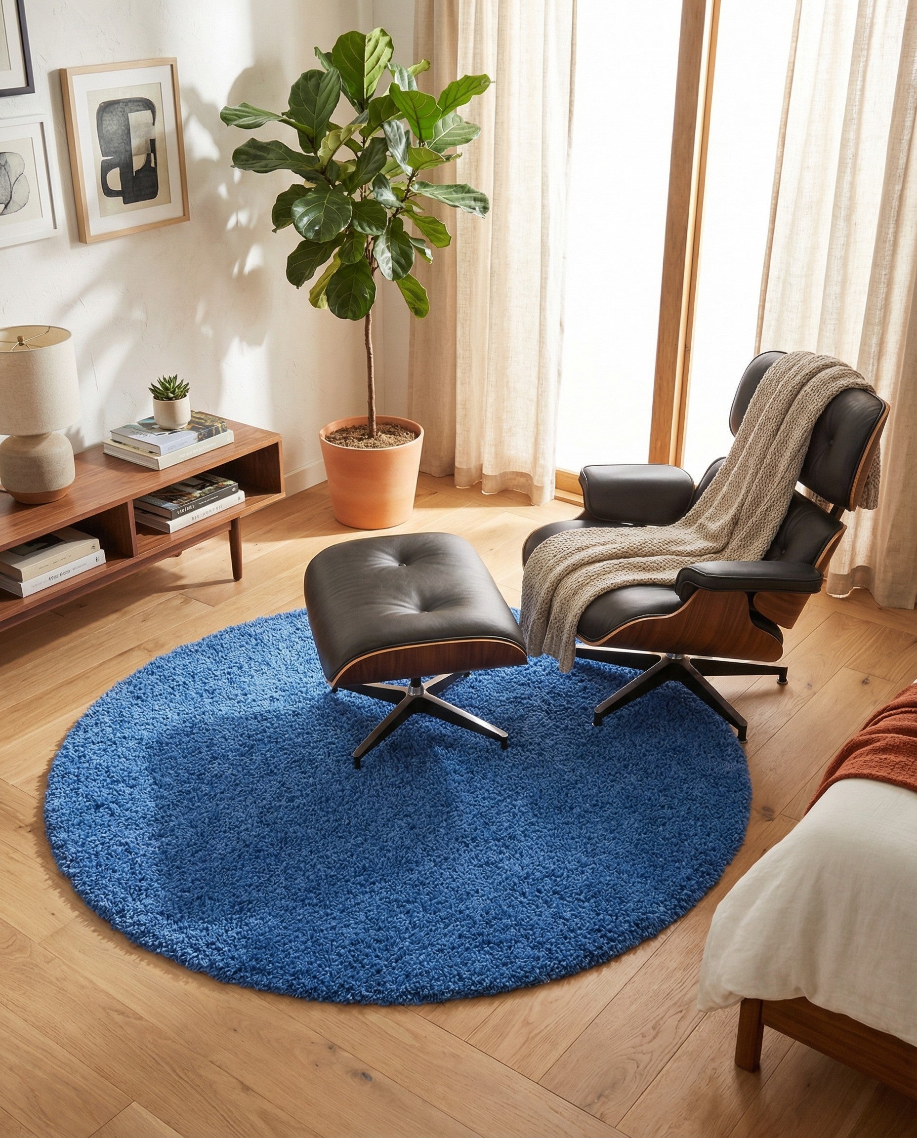 7' x 7' Solid Shag Round Rug