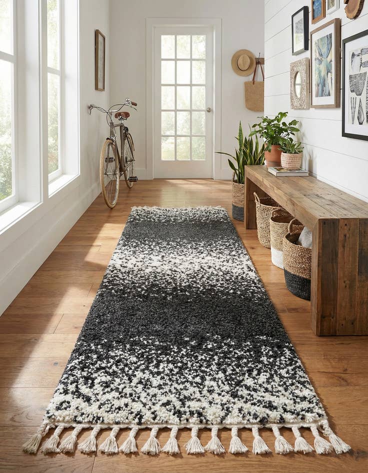 Detail image of 2' 7 x 8' 2 Lagom Shag Runner Rug