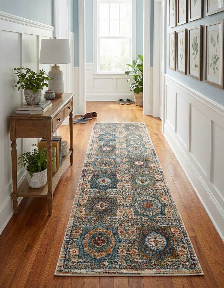 Detail image of 2' 7 x 10' Isabella Runner Rug