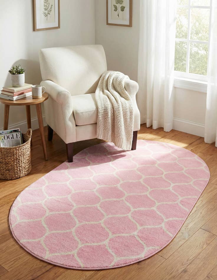 Detail image of  3' x 5' 3 Lattice Frieze Oval Rug