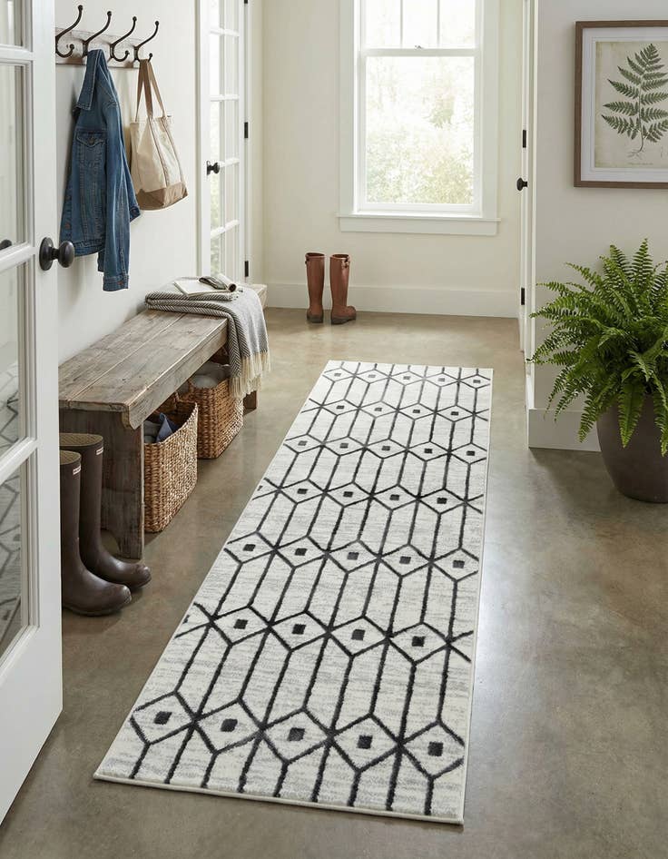 Detail image of  2' x 6' Lattice Trellis Runner Rug