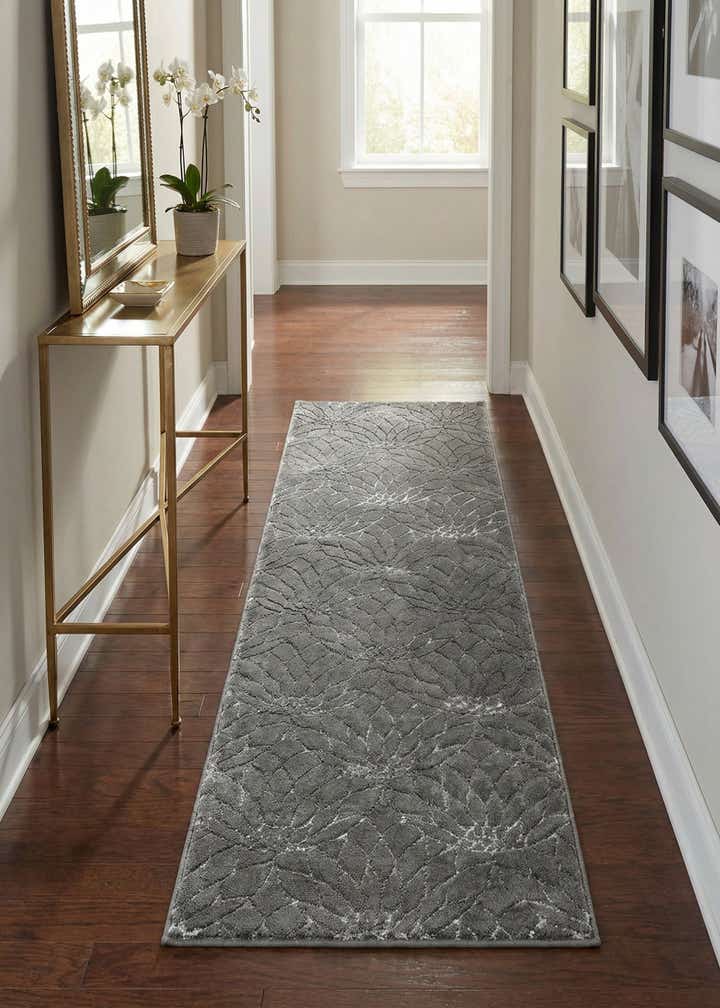 2' x 6' Marilyn Monroe™ Glam Dahlia Runner Rug