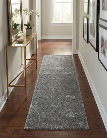 Gray Silver Marilyn Monroe&trade; Glam Dahlia Runner Rug