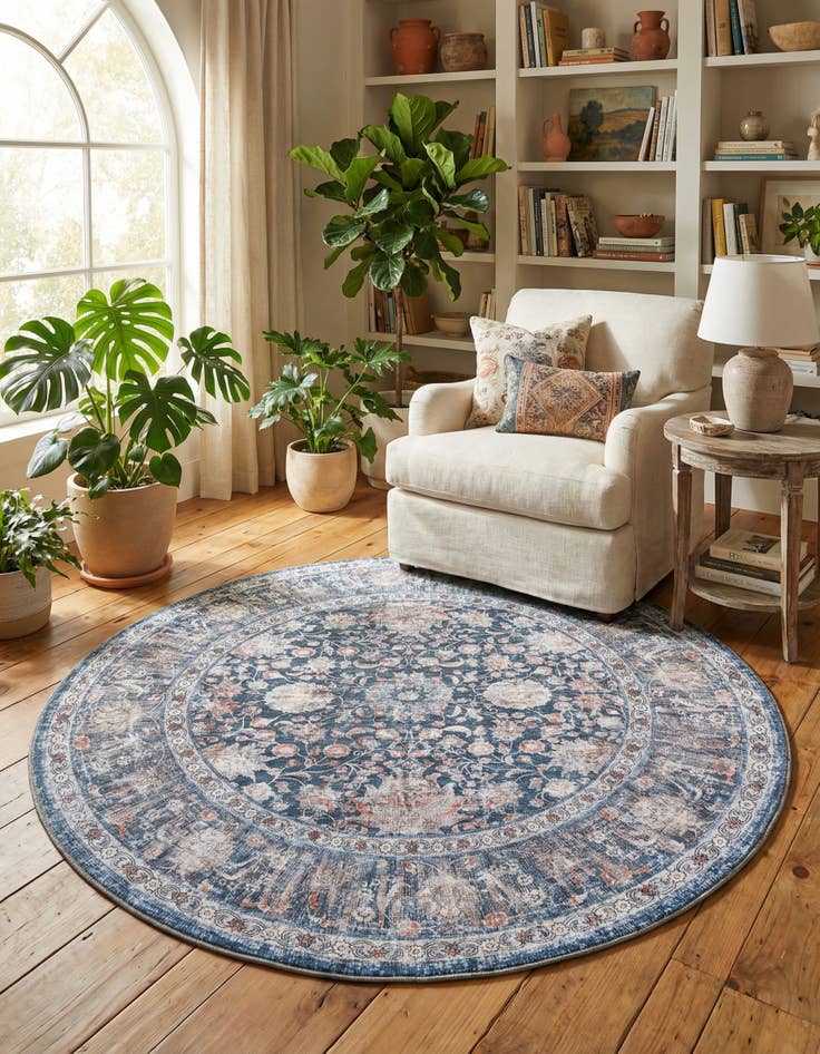 Detail image of 7' 10 x 7' 10 Yara Round Rug