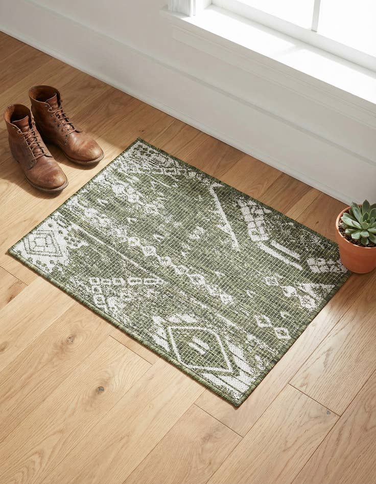 Detail image of 2' x 3'  Washable Bohemian Indoor / Outdoor Rug