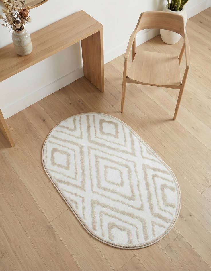 Detail image of 2' x 3' Hermitage Oval Rug