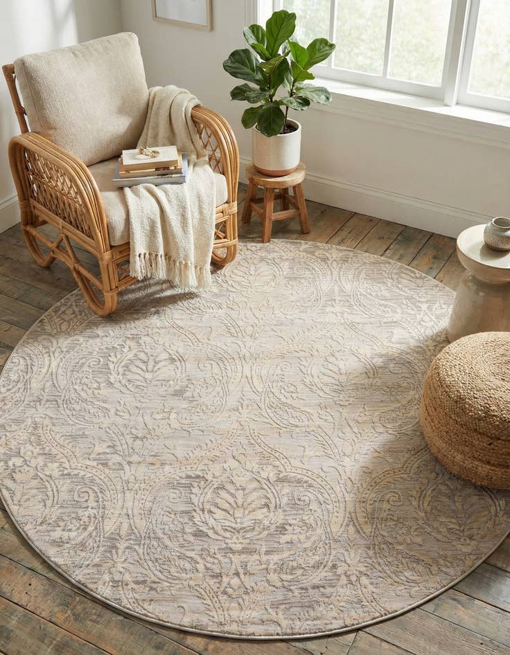 Detail image of 6' x 6' Victoria Round Rug
