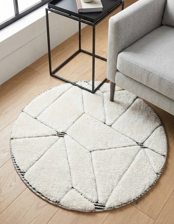 Detail image of 3' x 3' Prismatic Round Rug