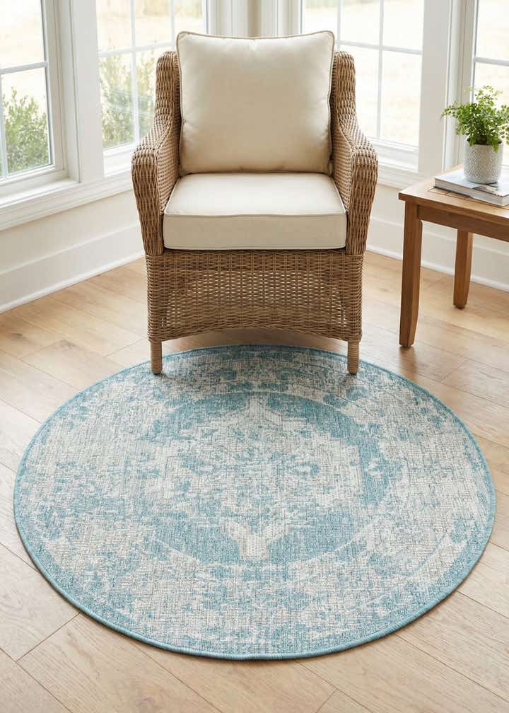 3' x 3' Easy-Clean Traditional Indoor / Outdoor Round Rug