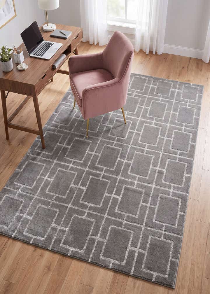 5' 3 x 8' Marilyn Monroe™ Glam Deco Rug