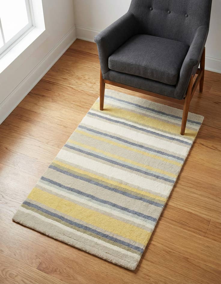 Detail image of 2' 8 x 4' 10 Luna Wool Rug